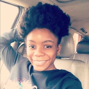 Meet your Posher, Chloe